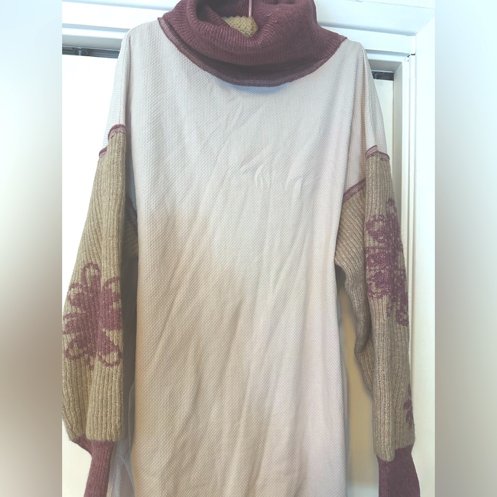 Free people thermal high  and low top with turtle neck and knitted sleeves xs